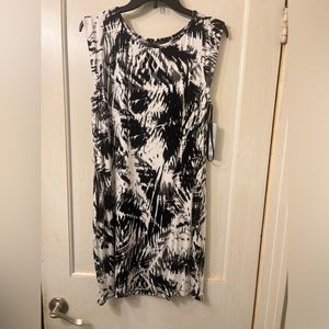 Women’s Medium Dress. Apt. 9. Black and white. Cool and Comfortable.